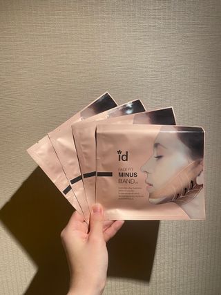 아이디플라코스메틱 아이디 페이스핏 마이너스 밴드 v2 — 5점을 준 리뷰어가 2021년 6월 올린 사용 사진
