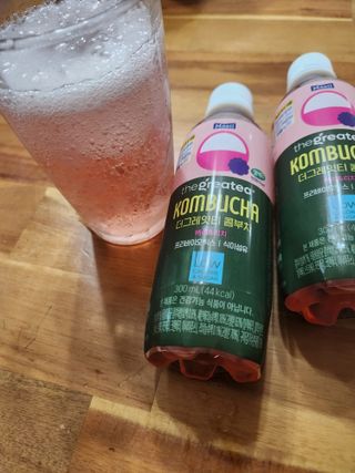 더그레잇티 콤부차 [매일유업] 더그레잇티 44kcal 콤부차 300ml *12개입 (오리지널 6개+베리리치 6개) — 5점을 준 리뷰어가 2023년 7월 올린 사용 사진