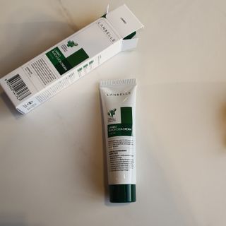 랑벨 랑바이오 블랙 시카 크림 50ml(블랙비 프로폴리스, 시카 4종, 판테놀 10 함유) — 5점을 준 리뷰어가 2022년 4월 올린 사용 사진