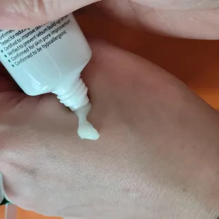 랑벨 랑바이오 블랙 시카 크림 50ml(블랙비 프로폴리스, 시카 4종, 판테놀 10 함유) — 5점을 준 리뷰어가 2022년 7월 올린 사용 사진
