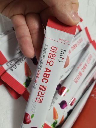 아임오 ABC 콜라겐 젤리 14포 — 5점을 준 리뷰어가 2022년 2월 올린 사용 사진