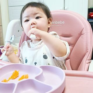 유비맘 캐릭터 실리콘 흡착 식판_색상 랜덤발송 — 5점을 준 리뷰어가 2021년 1월 올린 사용 사진