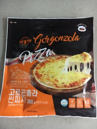 [푸딩팩토리] 10인치 씬피자 3종 택2_베샤멜 고르곤졸라/불고기/고르곤졸라 — 5점을 준 리뷰어가 2022년 5월 올린 사용 사진