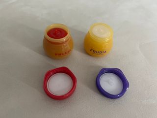 [후르디아] 올리브영 꿀과즙 립밤 2종 (블루베리/석류) — 5점을 준 리뷰어가 2022년 11월 올린 사용 사진