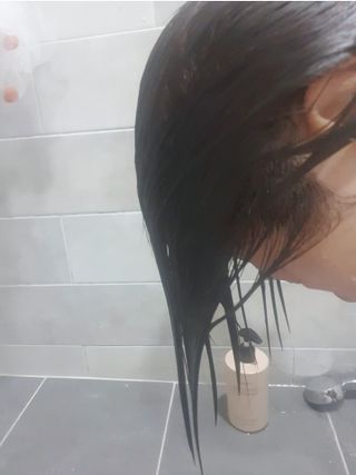 프리마인 더이상 뻣뻣하고 효과없는 탈모샴푸는 NO. 근본부터 케어하는 셀베이스 그린티샴푸(500ml) — 5점을 준 리뷰어가 2023년 3월 올린 사용 사진