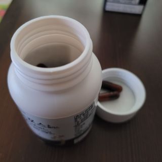 프리마인 홍삼의 강력한 에너지, 이제는 흡수율을 높인 최첨단 캡슐로 간편하게 초고속 충전하세요. — 5점을 준 리뷰어가 2022년 12월 올린 사용 사진