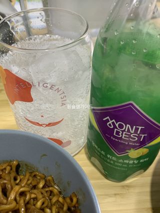 몽베스트 Montbest with Sparkling water Lemon OR Lime 20병(랜덤) — 5점을 준 리뷰어가 2021년 10월 올린 사용 사진
