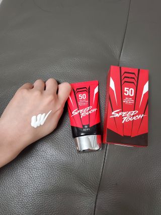 약손명가코스메틱 에오스보떼 스피드터치 선크림 50ml — 5점을 준 리뷰어가 2021년 8월 올린 사용 사진