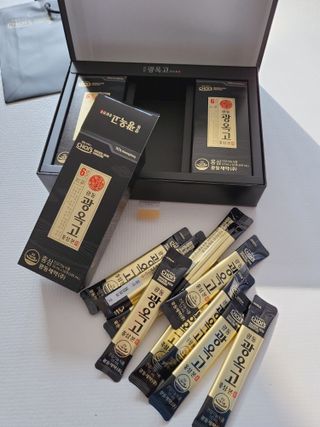 [광동제약] 광동 광옥고 홍삼 본 30포+쇼핑백 증정 — 5점을 준 리뷰어가 2021년 12월 올린 사용 사진