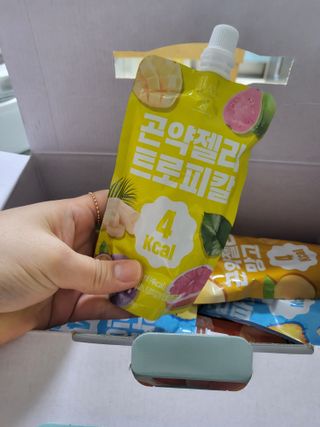 참앤들황토농원 10가지 맛, 입맛대로 스페셜하게~ 가볍게 한 포 땡! 곤약젤리 스페셜 패키지 130ml x 30포 — 5점을 준 리뷰어가 2022년 12월 올린 사용 사진