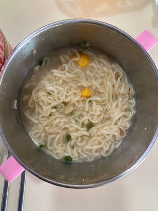 NISSIN 닛신 컵누들  4종 - 씨푸드오리지날, 씨푸드 스파이시, 씨푸드 커리, 씨푸드 XO소스 — 5점을 준 리뷰어가 2022년 12월 올린 사용 사진