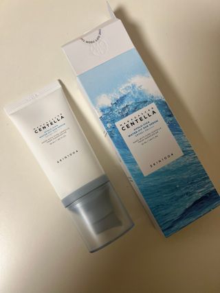 [스킨1004] 마다가스카르 센텔라 히알루-시카 워터핏 선세럼 50ml — 4.5점을 준 리뷰어가 2024년 5월 올린 사용 사진