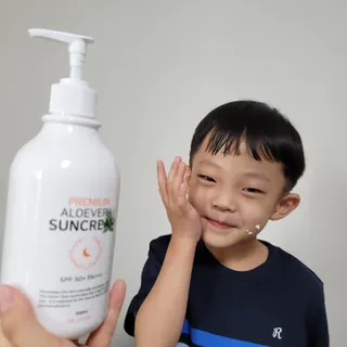 [닥터문] 프리미엄 알로에베라 선크림 500ml — 5점을 준 리뷰어가 2022년 6월 올린 사용 사진