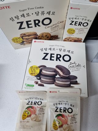 ZERO (초콜릿 칩 쿠키, 카카오 케이크, 후르츠 젤리, 아이스 콜라, 아이스 초코바) — 5점을 준 리뷰어가 2022년 6월 올린 사용 사진