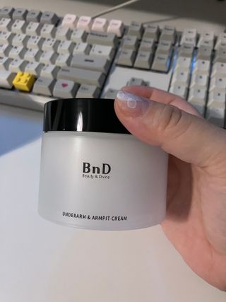 비엔디 2NOW[한글]]BnD 바디 미백 겨드랑이 크림 — 5점을 준 리뷰어가 2024년 11월 올린 사용 사진