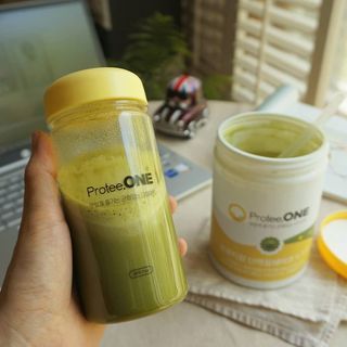 프로티원 단백질쉐이크 녹차맛 2주분 1통+보틀 — 5점을 준 리뷰어가 2021년 4월 올린 사용 사진