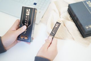 헬스업_천명진프리미엄홍삼스틱_10ml x 30포 — 5점을 준 리뷰어가 2021년 1월 올린 사용 사진