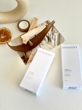 보타니티 촉촉수분자차 아쿠아핏 선 에센스 50ml + 보송톤업자차 징크 선 로션 50ml SPF50+ PA++++ (4/25) — 5점을 준 리뷰어가 2022년 5월 올린 사용 사진