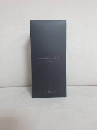 르핸스 퍼포밍 5 샴푸 비반트 포렛/베티버 포그 — 5점을 준 리뷰어가 2022년 12월 올린 사용 사진