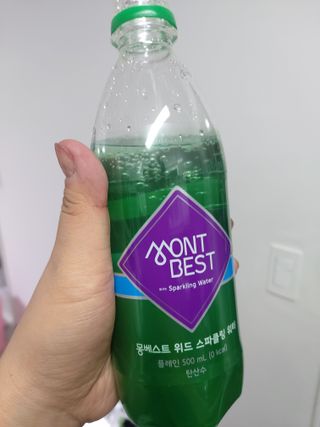 몽베스트 Montbest with Sparkling water Plain 20병 — 5점을 준 리뷰어가 2022년 8월 올린 사용 사진