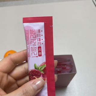 헬스업_쁘띠쁘띠석류콜라겐젤리_20g x 14포 — 5점을 준 리뷰어가 2021년 2월 올린 사용 사진