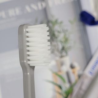 주식회사 클린디 [클린디] 파우치에 쏙 넣어 밖에서도 치아건강🦷 챙기기 [맞춤 칫솔 + 치약  + 파우치 구성] — 4점을 준 리뷰어가 2021년 12월 올린 사용 사진