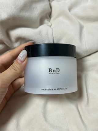 비엔디 2NOW[한글]]BnD 바디 미백 겨드랑이 크림 — 5점을 준 리뷰어가 2024년 12월 올린 사용 사진