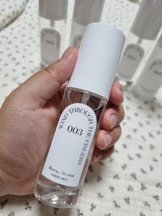 디어포레스트 [5개세트] 숲속의 하루 패브릭미스트 (섬유향수/ 룸스프레이) 50ml 5개 — 4점을 준 리뷰어가 2022년 9월 올린 사용 사진