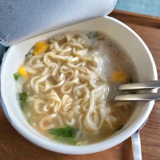 NISSIN 닛신 컵누들  4종 - 씨푸드오리지날, 씨푸드 스파이시, 씨푸드 커리, 씨푸드 XO소스 — 4.5점을 준 리뷰어가 2022년 2월 올린 사용 사진