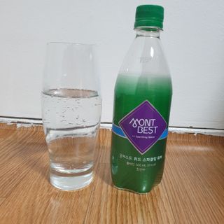 몽베스트 Montbest with Sparkling water Plain 20병 — 5점을 준 리뷰어가 2022년 12월 올린 사용 사진