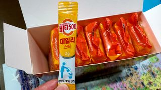 광동제약 [광동] 비타500데일리스틱 70포X2개 + 뚱랑이엽서 + 쇼핑백 증정 — 5점을 준 리뷰어가 2022년 1월 올린 사용 사진