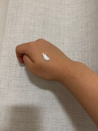 나우 [리브엠]피부 속부터 겹겹이, 촘촘하게! 워터핏8중 수분착붙 크림 — 5점을 준 리뷰어가 2025년 5월 올린 사용 사진