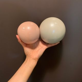 트라택 쿠셔닝 웨이트볼 0.5kg + 1kg SET — 5점을 준 리뷰어가 2022년 4월 올린 사용 사진