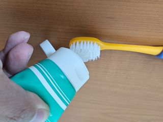 [구매평]베르단테 고불소 충치 치석케어 잇몸치약, 100ml, 3개 — 5점을 준 리뷰어가 2025년 6월 올린 사용 사진