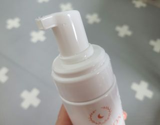 MF프리 [닥터문] 유산균 락토케어 질경초 여성청결제 200ml (폼타입) — 5점을 준 리뷰어가 2022년 7월 올린 사용 사진
