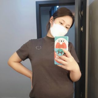 로서울 High Neck T-Shirt Navy, Gray — 5점을 준 리뷰어가 2021년 5월 올린 사용 사진