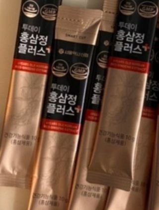 서울약사신협_투데이홍삼정플러스스틱_10g x 30포 — 5점을 준 리뷰어가 2021년 4월 올린 사용 사진