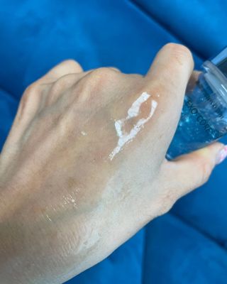 나우 [리브엠] 화해 1등 수분앰플 , 엑소코어 워터풀 텐션 앰플 — 5점을 준 리뷰어가 2023년 8월 올린 사용 사진