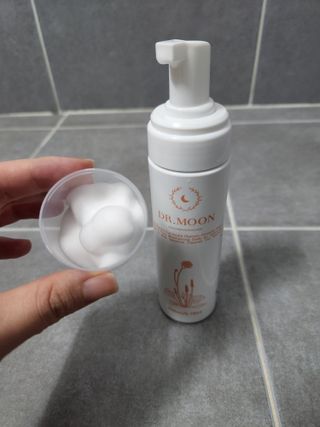 MF프리 [닥터문] 유산균 락토케어 질경초 여성청결제 200ml (폼타입) — 5점을 준 리뷰어가 2022년 7월 올린 사용 사진