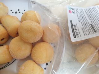 Dog&Ball 독앤볼 [Dog&Ball] 미니찹쌀볼도그 찹쌀치즈볼 — 5점을 준 리뷰어가 2021년 11월 올린 사용 사진