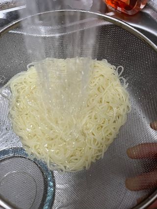 [한면원] 비빔국수 2인분 — 4점을 준 리뷰어가 2022년 8월 올린 사용 사진