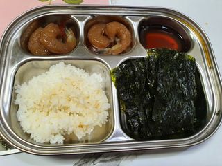 [해림맛김] 들기름에 구운 바삭바삭 김 4종 세트 + 1종 랜덤발송 총5개입 — 5점을 준 리뷰어가 2021년 2월 올린 사용 사진