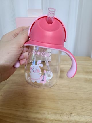 유비맘 트라이탄 코니빨대컵_컬러 랜덤 발송 — 5점을 준 리뷰어가 2020년 12월 올린 사용 사진