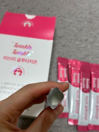 메디포스트 모비타 미쓰리 글루타치온 30포 — 4점을 준 리뷰어가 2023년 1월 올린 사용 사진