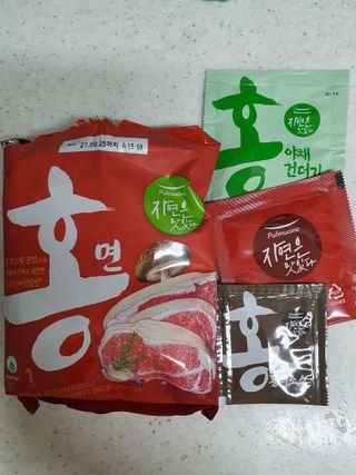 [풀무원] 자연은맛있다 정면, 백면, 홍면  세트 — 5점을 준 리뷰어가 2021년 4월 올린 사용 사진