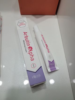 이엔코스 알부틴 알파 화이트닝크림 — 5점을 준 리뷰어가 2021년 4월 올린 사용 사진