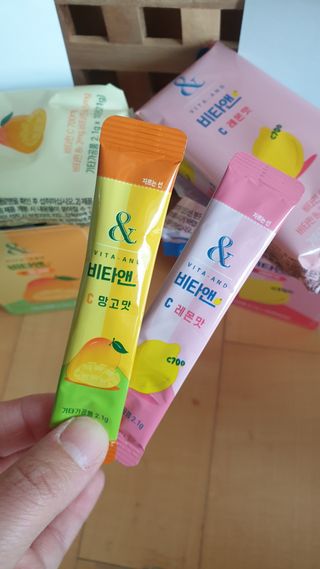 비타앤C 레몬맛, 망고맛 — 5점을 준 리뷰어가 2021년 6월 올린 사용 사진
