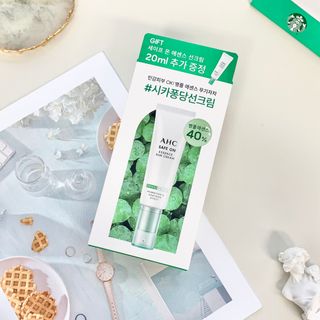 [AHC] 세이프온 에센스 선크림 올리브영 스페셜 증정 기획세트 — 4.5점을 준 리뷰어가 2022년 6월 올린 사용 사진