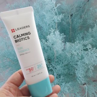 리더스코스메틱 리더스 카밍 바이오틱스 선 에센스 SPF 50+ PA++++ — 5점을 준 리뷰어가 2022년 7월 올린 사용 사진