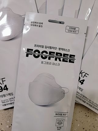포그프리 김서림방지 마스크 KF94 10매 — 5점을 준 리뷰어가 2022년 1월 올린 사용 사진